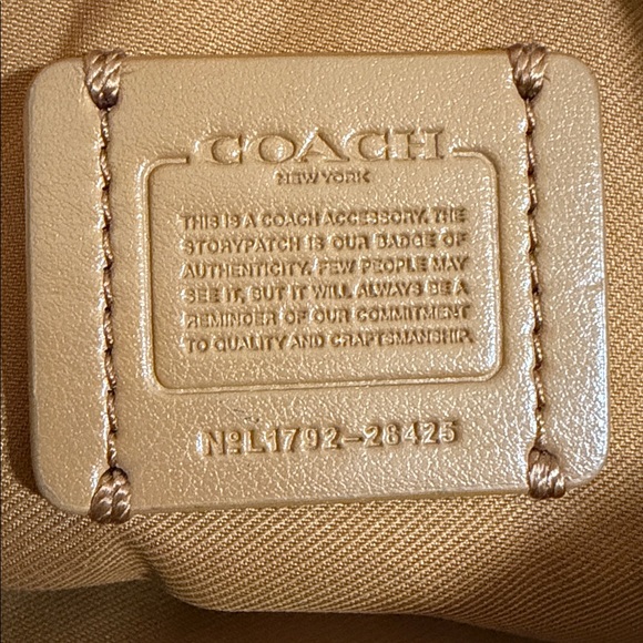 Coach 28425 doble zip wallet in colorblocked with Tan Strap  🍁🍂 - Picture 15 of 16